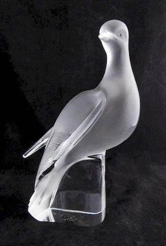 LALIQUE CRYSTAL FIGURINELalique