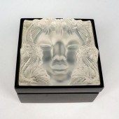 LALIQUE CRYSTAL LIDDED BOX, MA