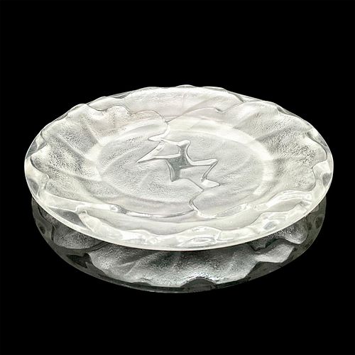LALIQUE CRYSTAL SALAD PLATE, CHENEA