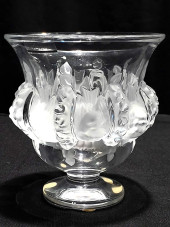 LALIQUE "DAMPIERRE" CRYSTAL VA