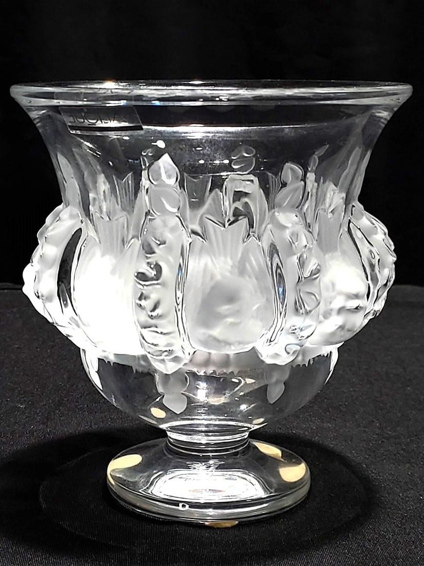 LALIQUE "DAMPIERRE" CRYSTAL VASE