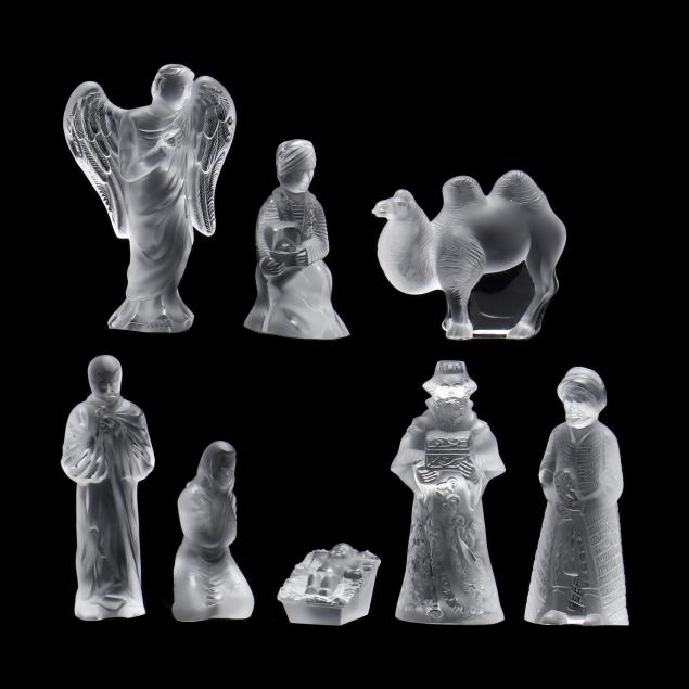 LALIQUE, EIGHT PIECE ASSEMBLED