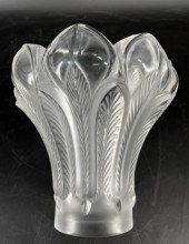 LALIQUE ESNA CRYSTAL VASE. Tra