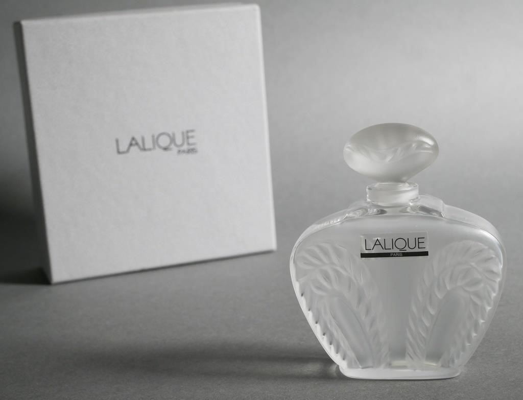 LALIQUE FLACON SINGAPOUR PERFUME