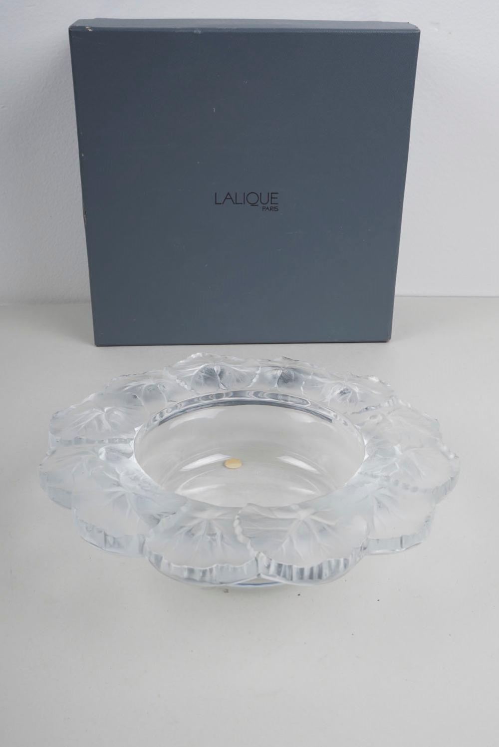 LALIQUE FOOTED BOWLwith fitted