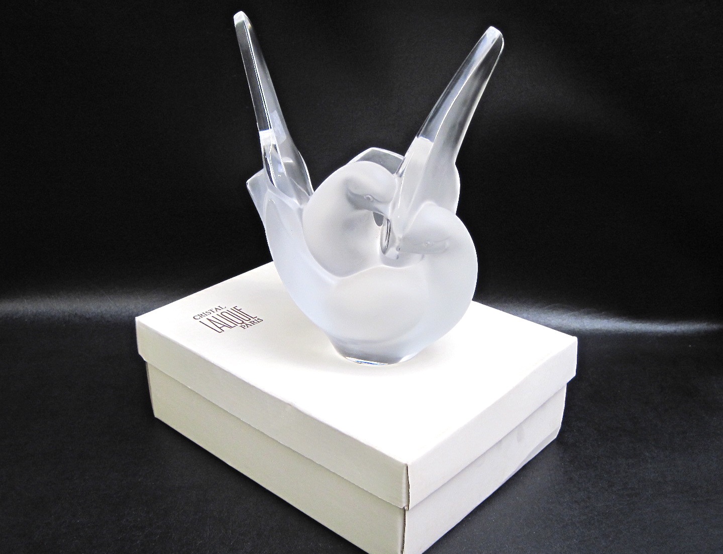 LALIQUE FRANCE CRYSTAL VASE:
