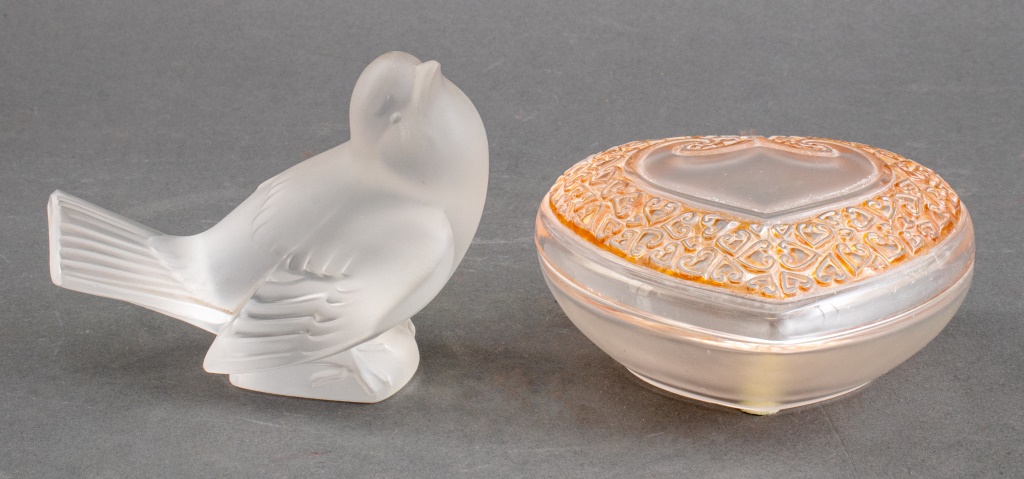 LALIQUE FROSTED CRYSTAL FIGURINE