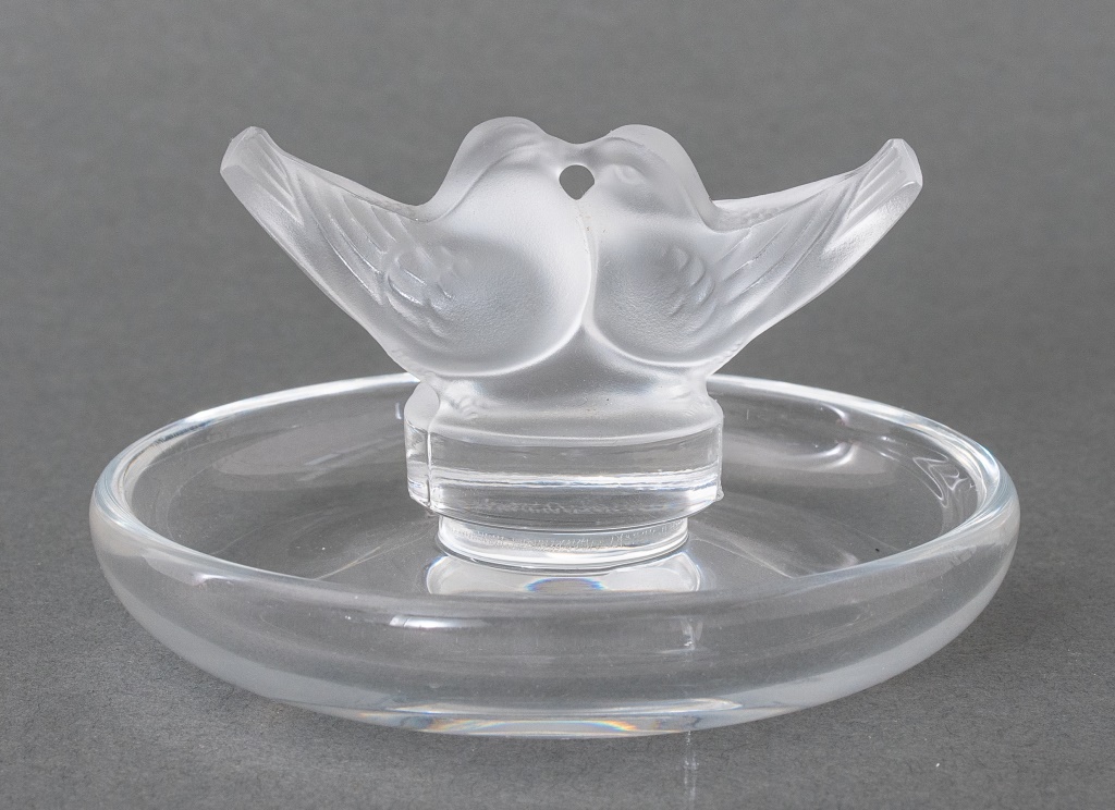 LALIQUE FROSTED "DEUX COLOMBES" 