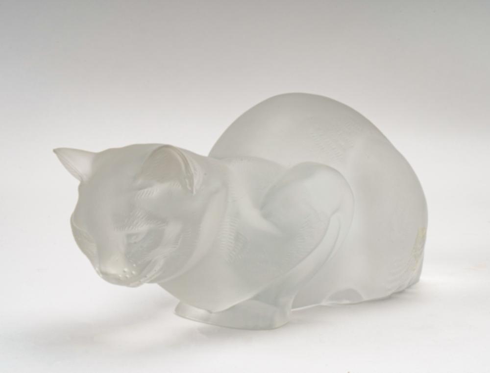LALIQUE GLASS CAT FIGURELalique