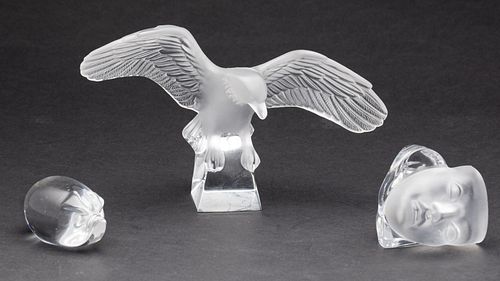 LALIQUE GLASS EAGLE, STEUBEN PIG