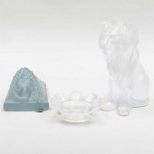 LALIQUE GLASS MODEL OF A LION