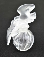 LALIQUE GLASS PERFUME BOTTLEMo