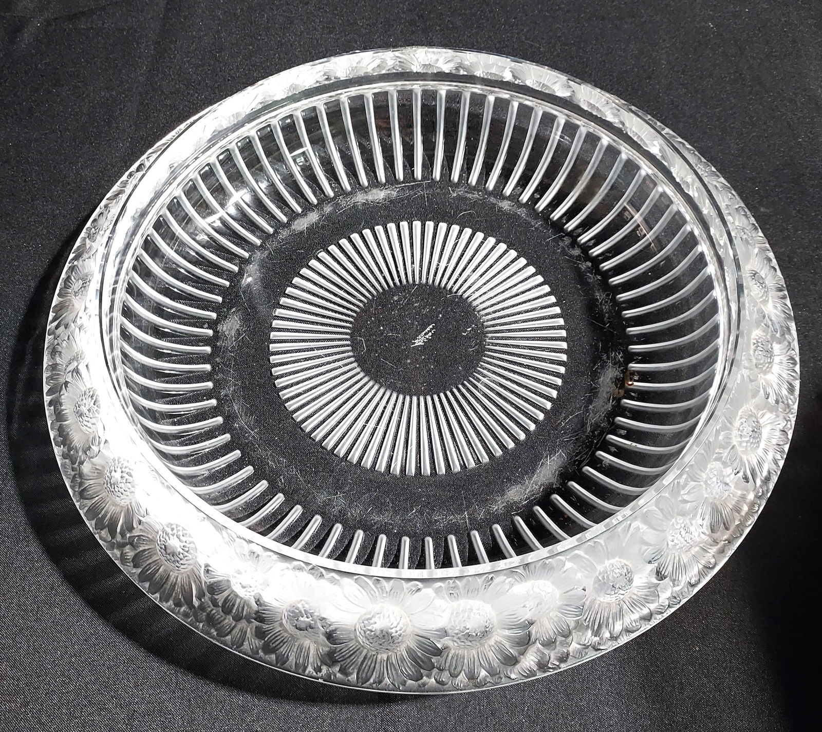 LALIQUE "MARGUERITES" CRYSTAL 13"