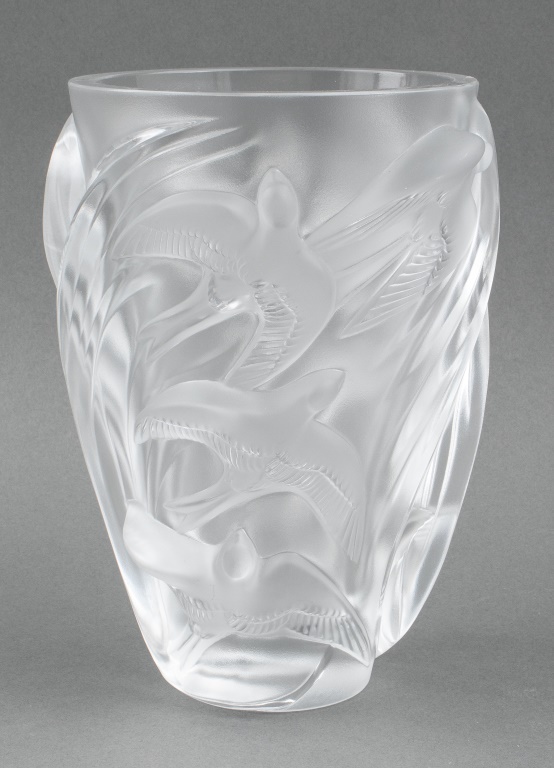 LALIQUE "MARTINETS" CRYSTAL VASE
