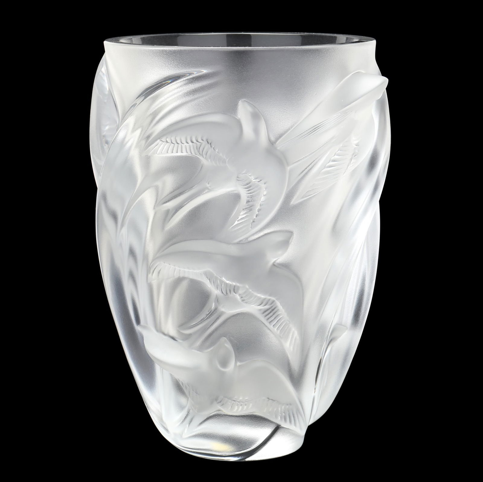 LALIQUE  MARTINETS  CRYSTAL