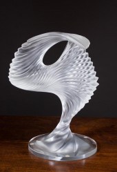 LALIQUE "MOYEN MODELE TROPHY"