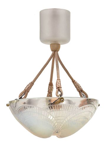 LALIQUE OPALESCENT GLASS "COQUILLE"