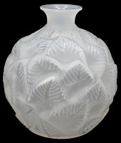 LALIQUE "ORMEAUX" FROSTED GLOB