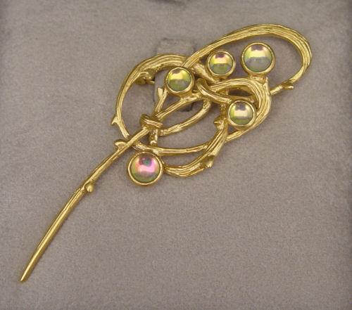 LALIQUE RONCES BROOCH: Art