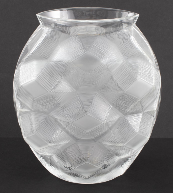 LALIQUE "TORTUE" CRYSTAL VASE