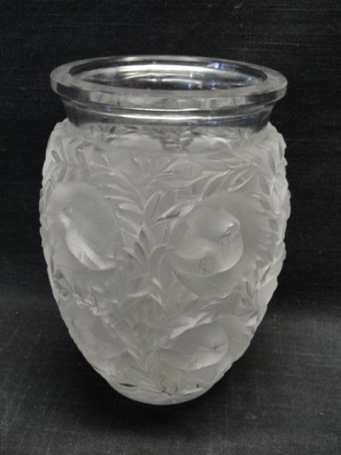 LALIQUE. Vase with Dove Decoration.