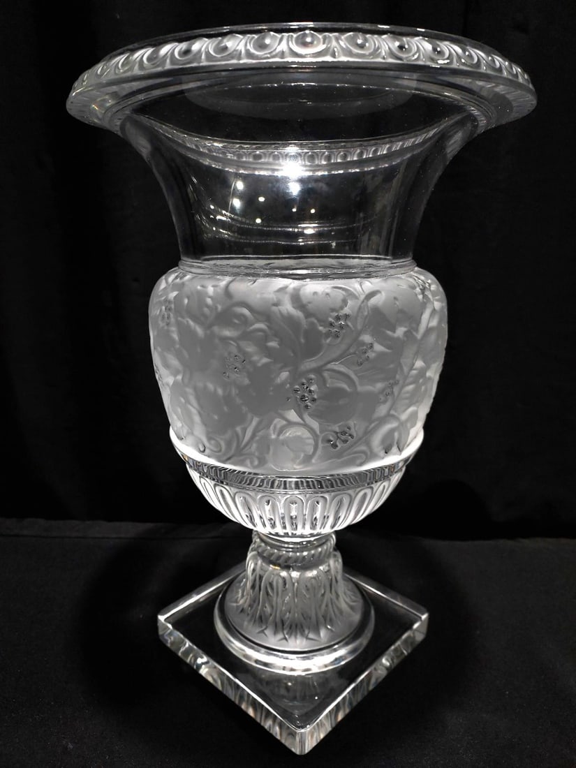 LALIQUE "VERSAILLES" CRYSTAL