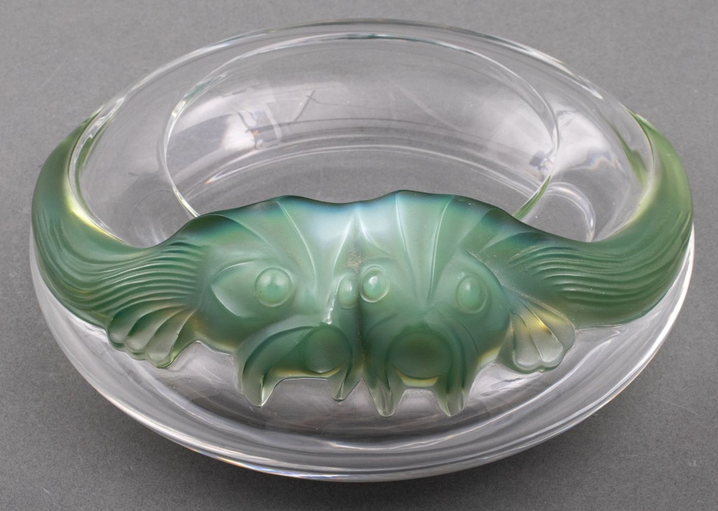 LALIQUE "YESO ANTINEA" OPALESCENT