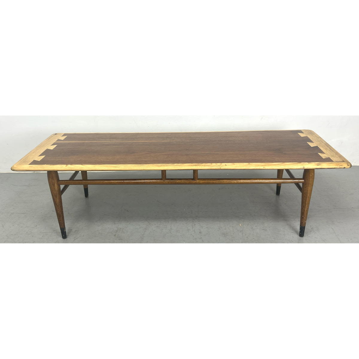 Lane Acclaim Coffee Table. 