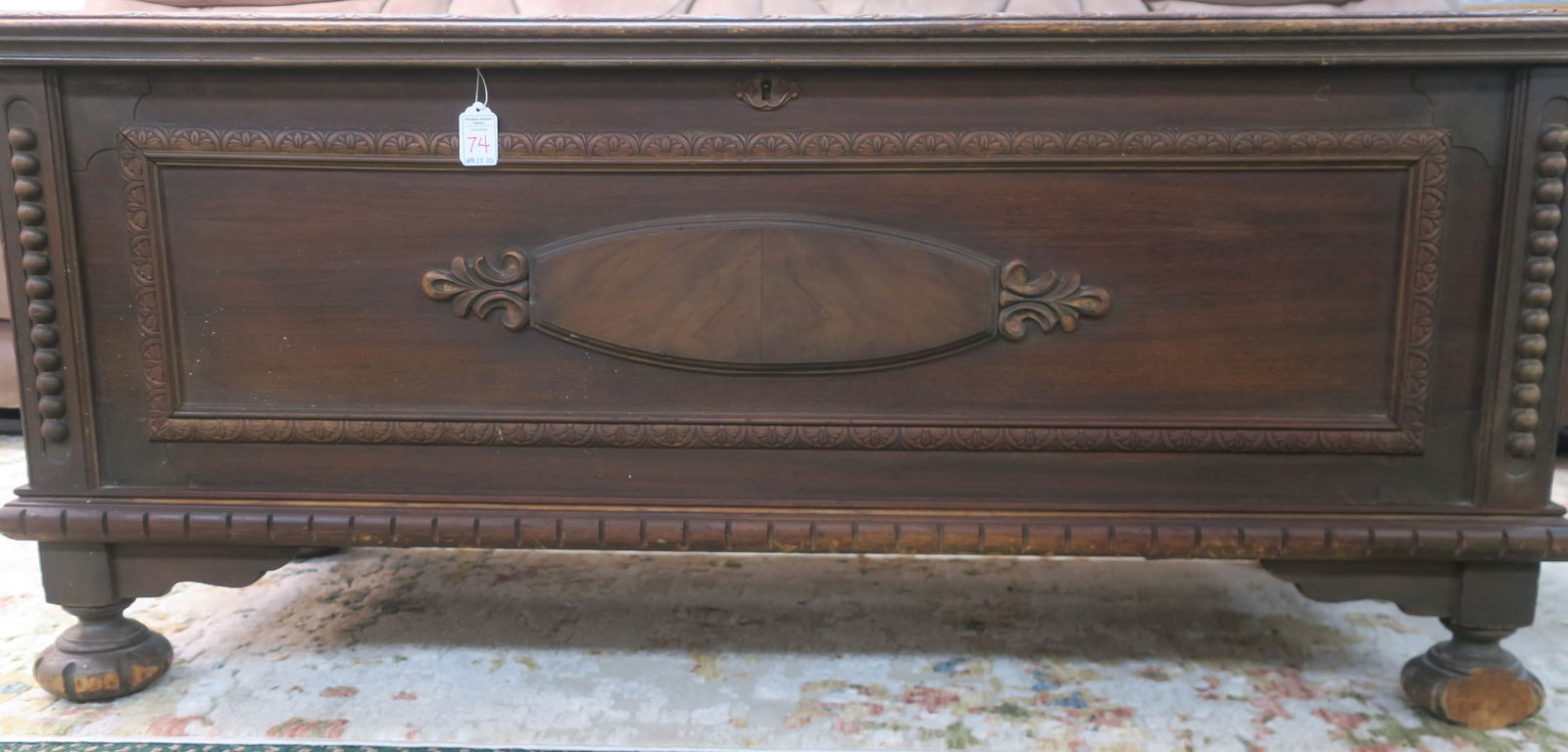 LANE CEDAR CHEST WITH CARVED TOP