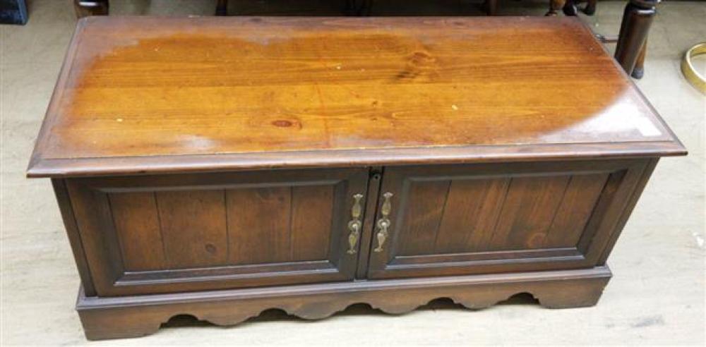 LANE CEDAR LINED STAINED PINE