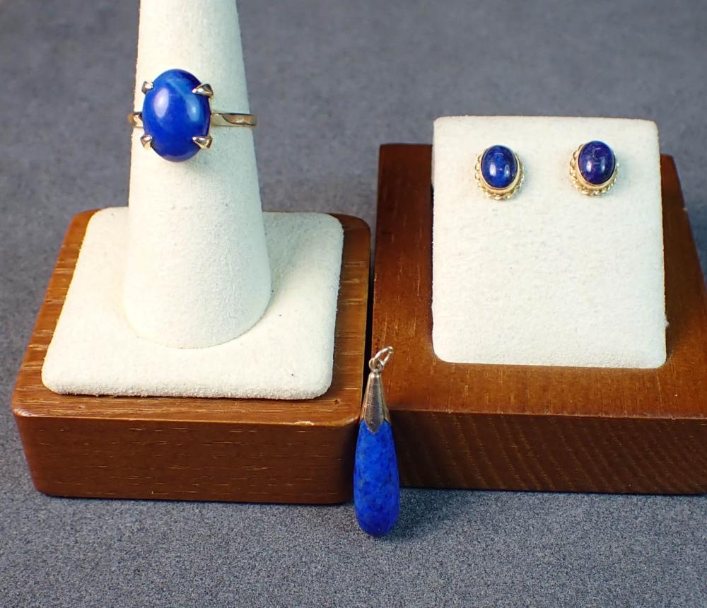 LAPIS AND GOLD RING, PENDANT AND
