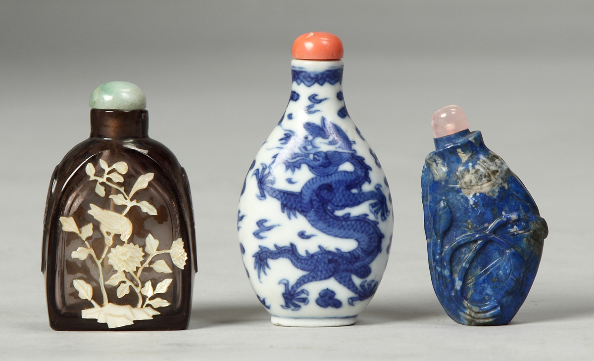 Lapis Snuff Bottle19th cent. Carved