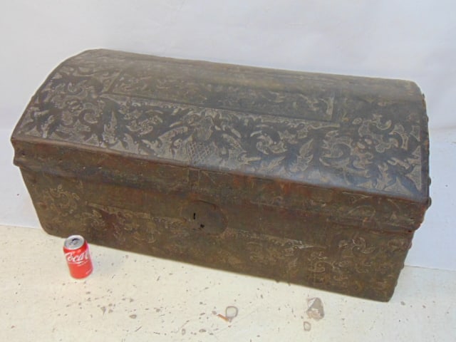 LARGE 18TH? CENTURY DOME TOP TOOLED