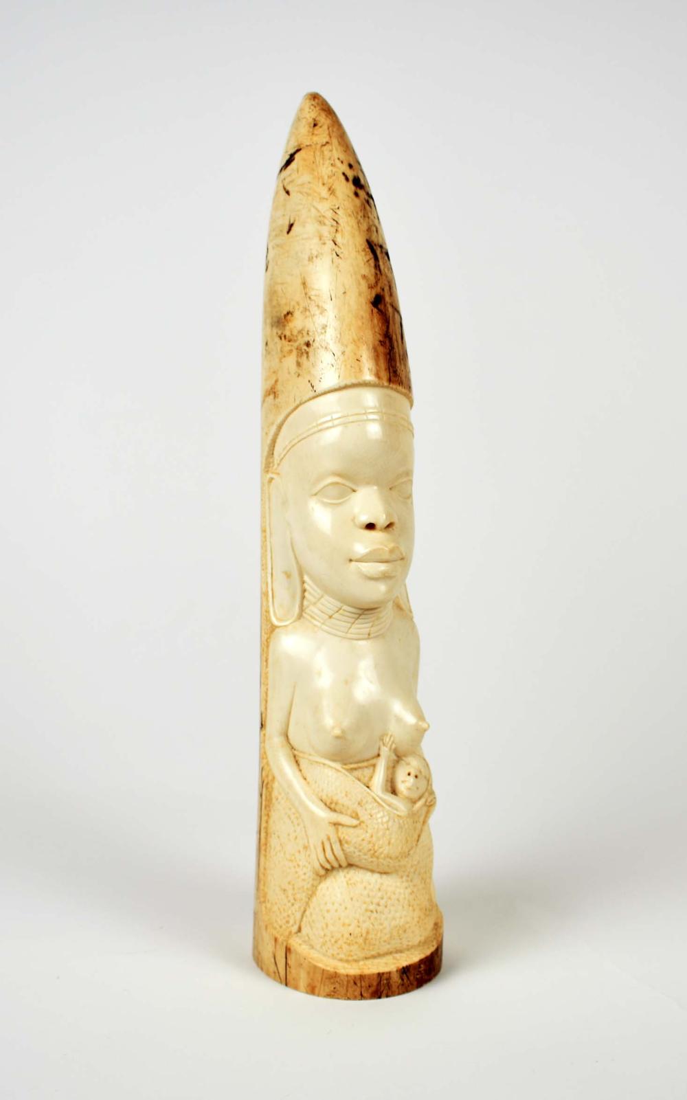 LARGE AFRICAN CARVINGCarved with