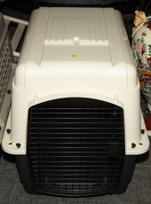 LARGE AIRLINE STYLE DOG CRATE
