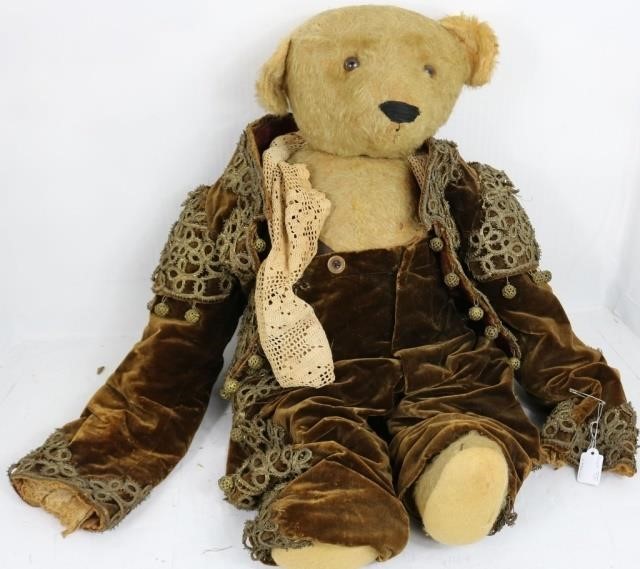LARGE AMERICAN BEAR, CA 1920, GLASS