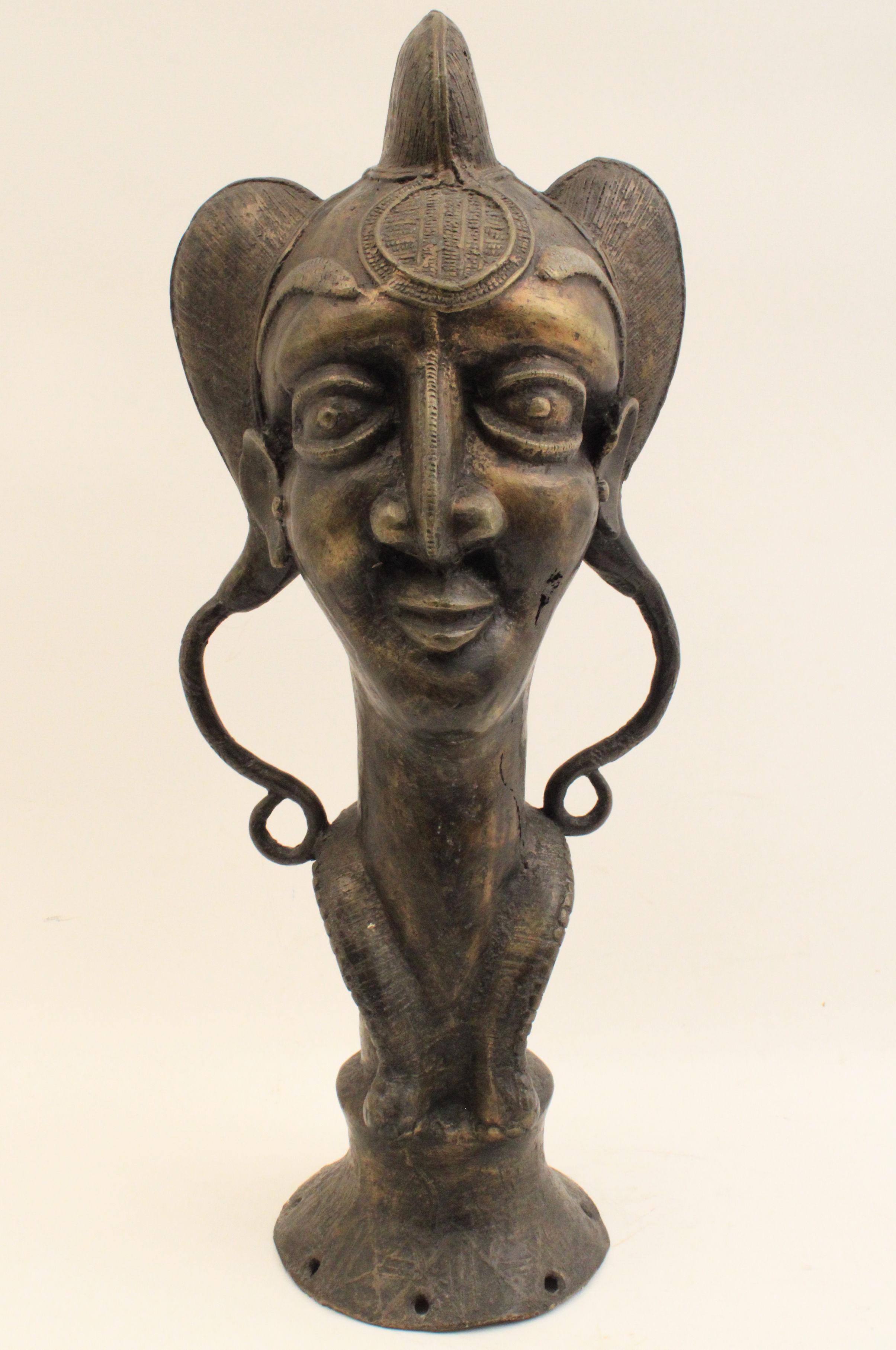 LARGE ANTIQUE AFRICAN BRONZE BUST