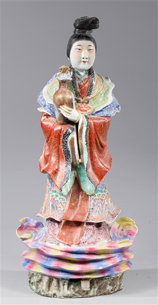 Large antique Chinese Famille