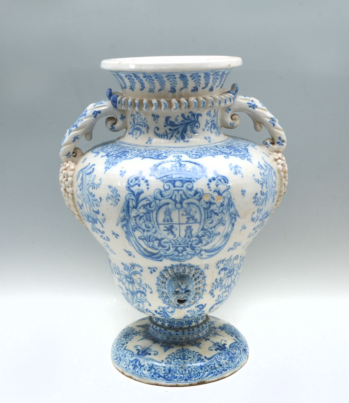 LARGE ANTIQUE FAIENCE TALAVERA