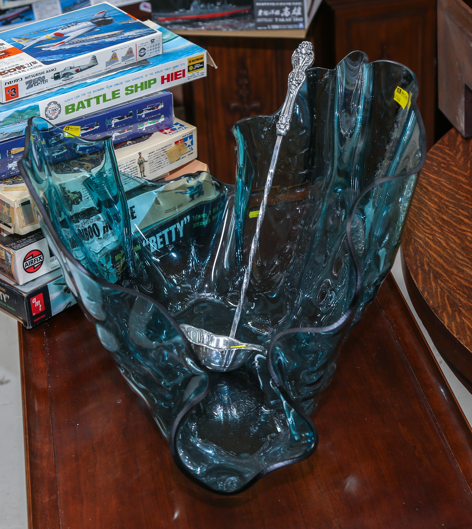 LARGE ARTIST SIGNED GLASS BOWL