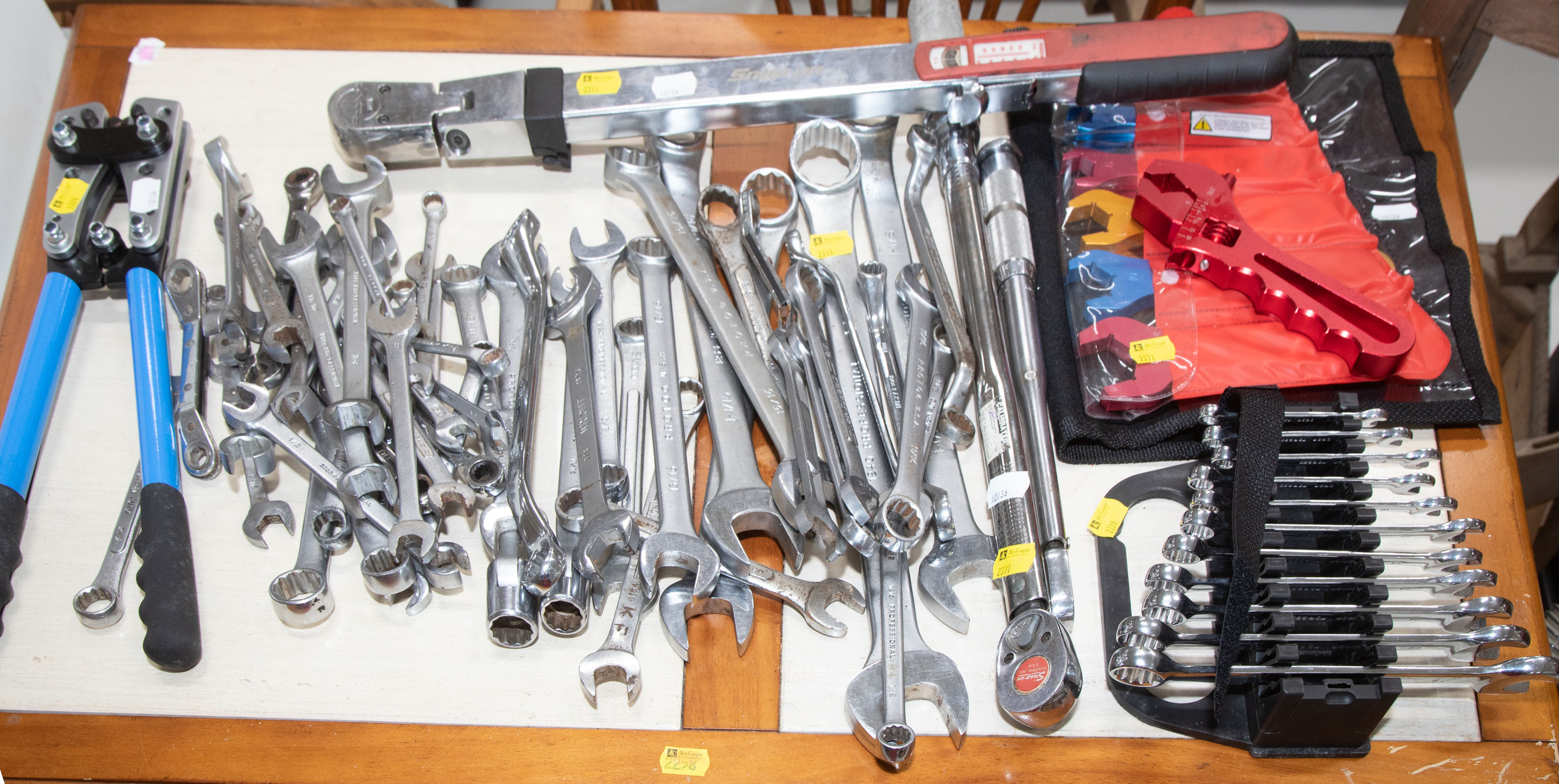 LARGE ASSORTMENT OF WRENCHES
