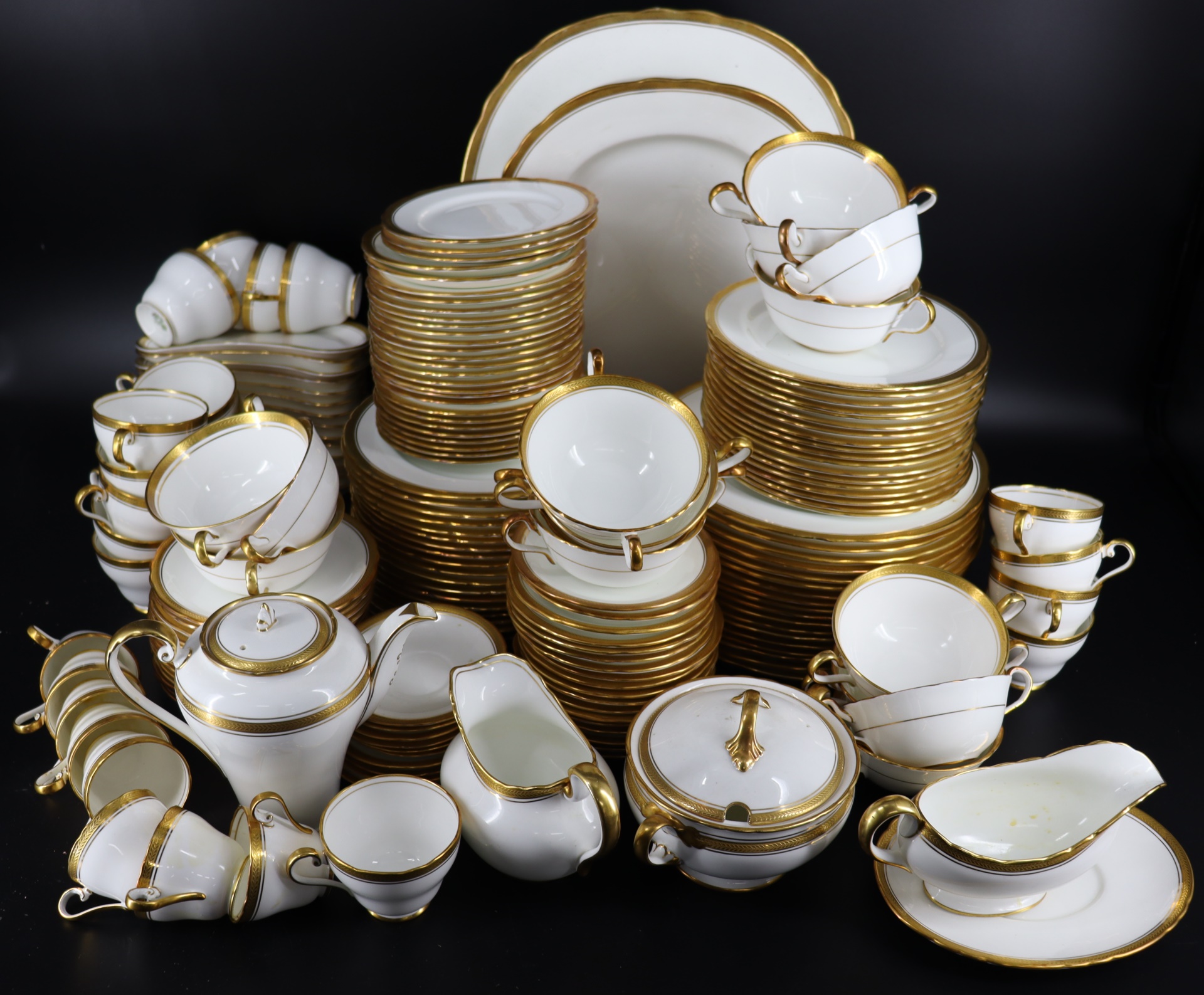 LARGE AYNSLEY ENGLISH BONE CHINA