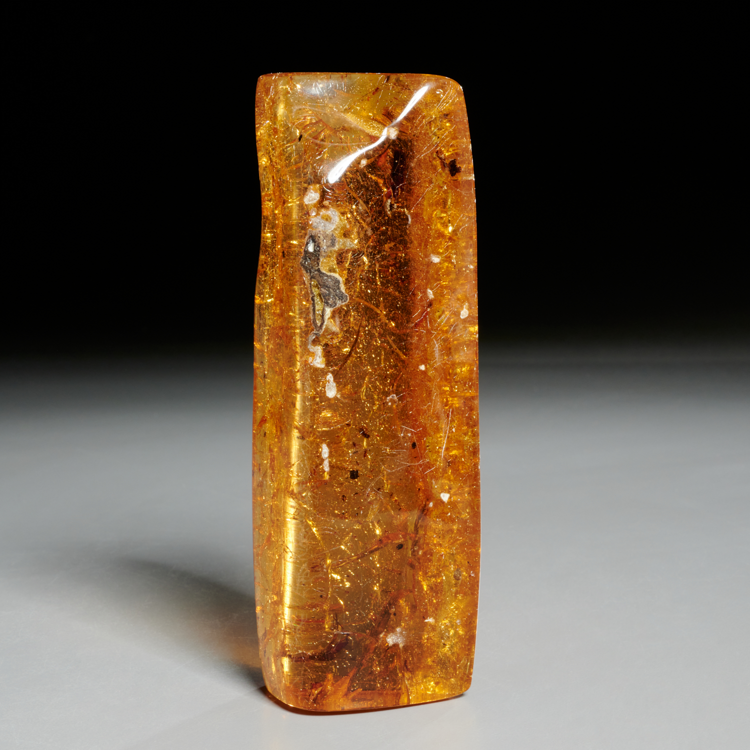 LARGE BALTIC AMBER MASS SPECIMEN