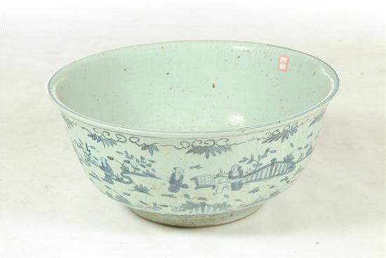 LARGE BLUE AND WHITE BOWL. 