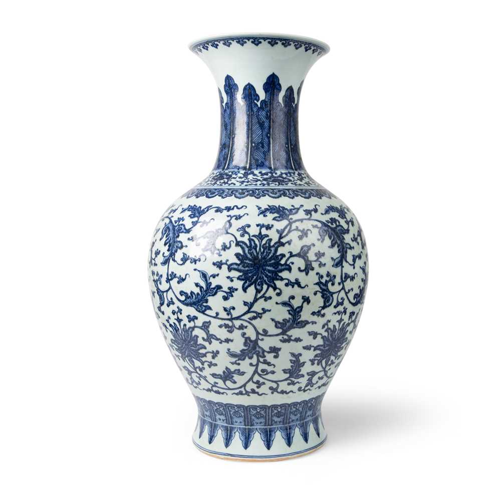 LARGE BLUE AND WHITE 'LOTUS' VASE