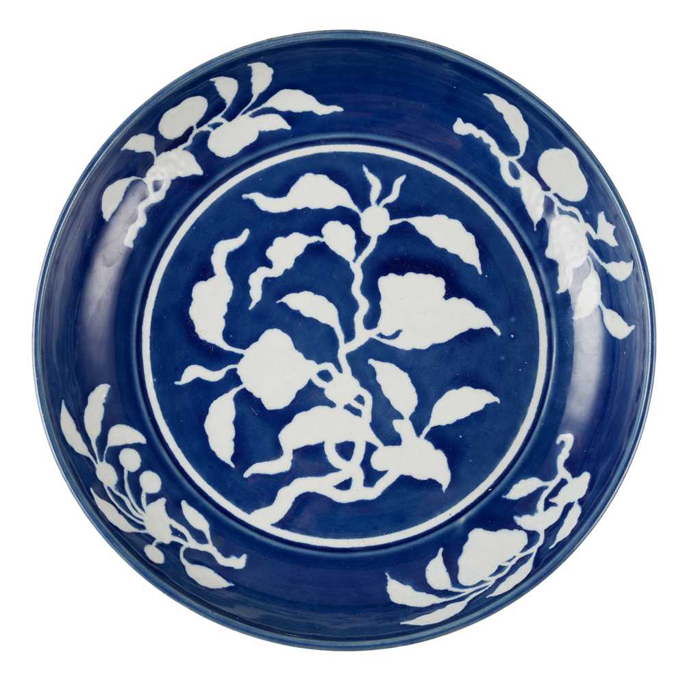 LARGE BLUE AND WHITE