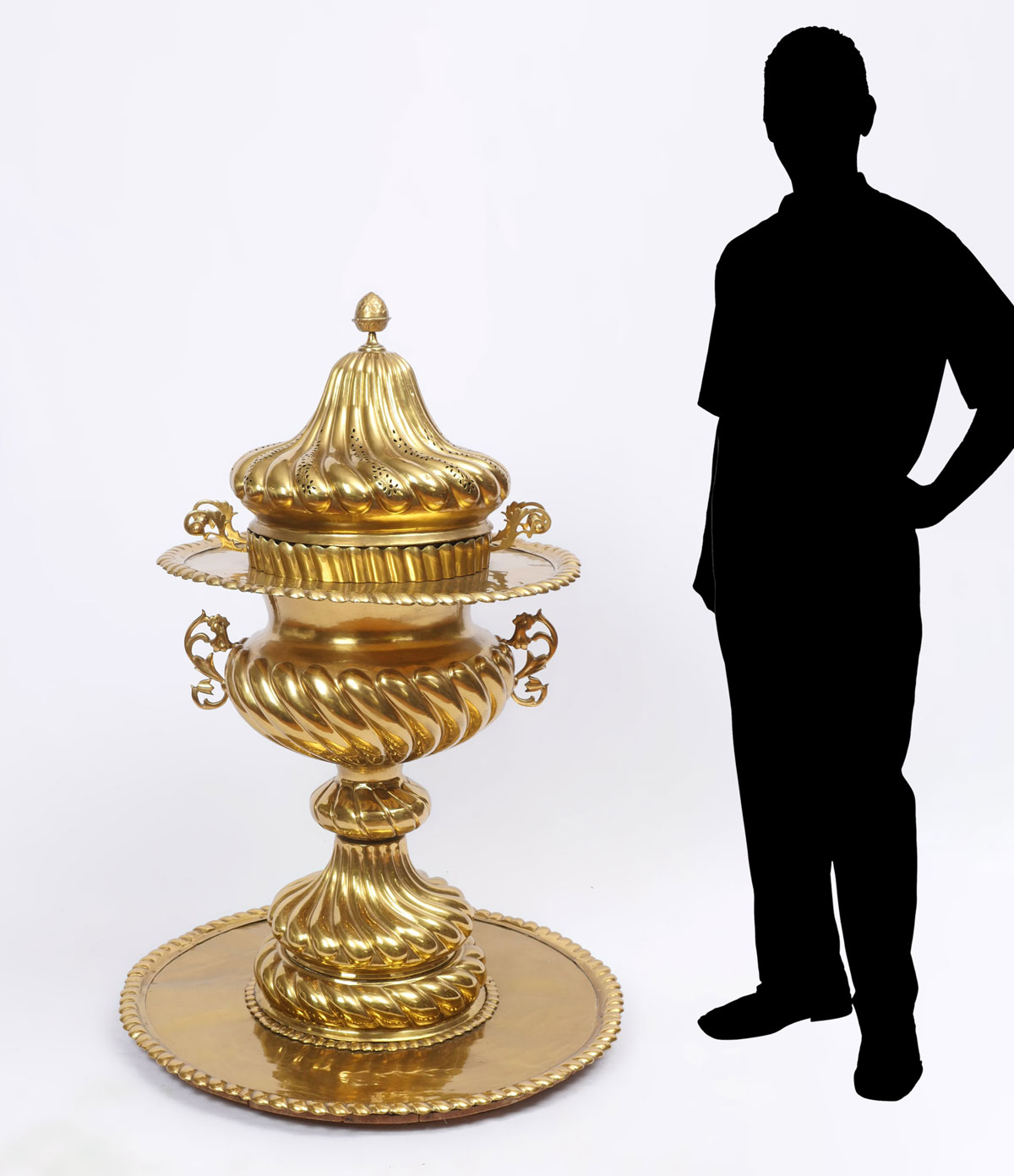 LARGE BRASS MIDDLE EASTERN BRAZIER: