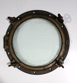 LARGE BRASS PORT HOLEA large