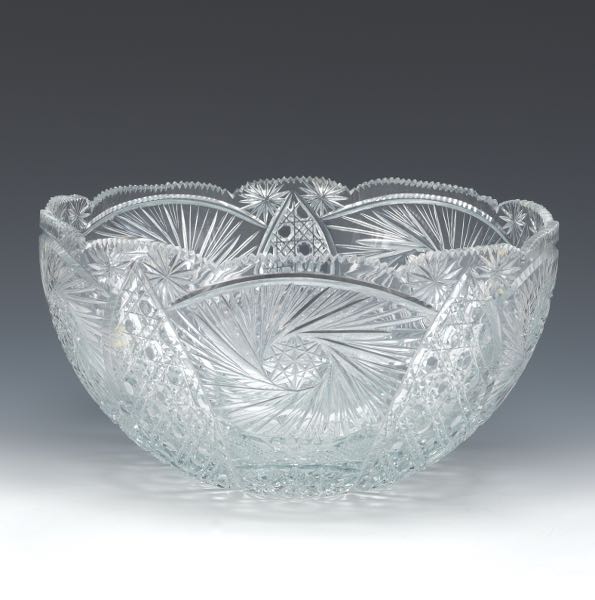 LARGE BRILLIANT CUT CENTERPIECE
