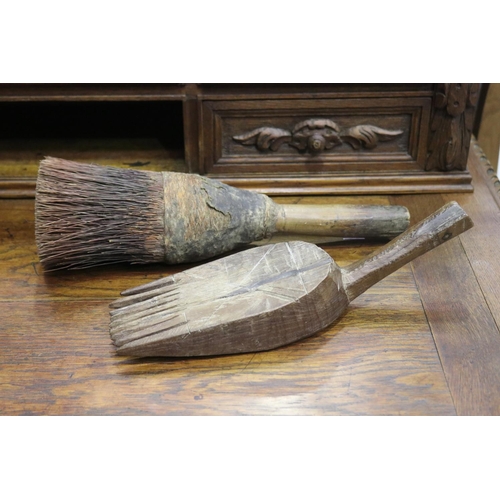 Large bristle daub brush, along